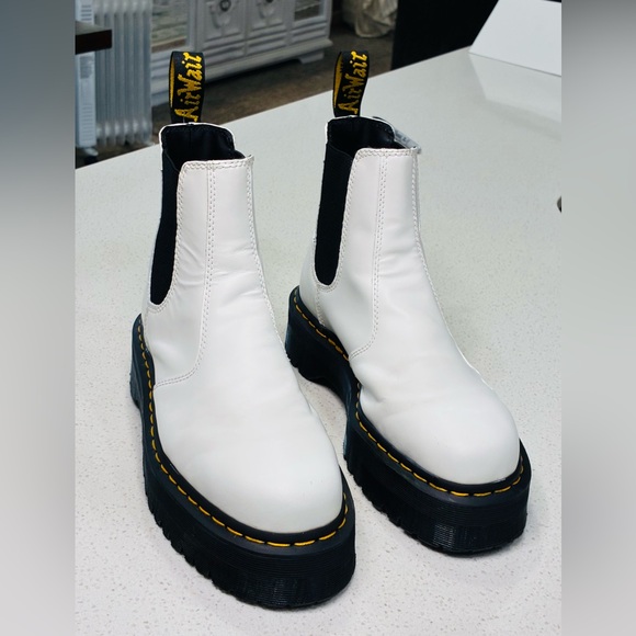 Dr. Martens 2976 Quad White Platform Chelsea Boots Size 10 Women’s EUC - Picture 3 of 9